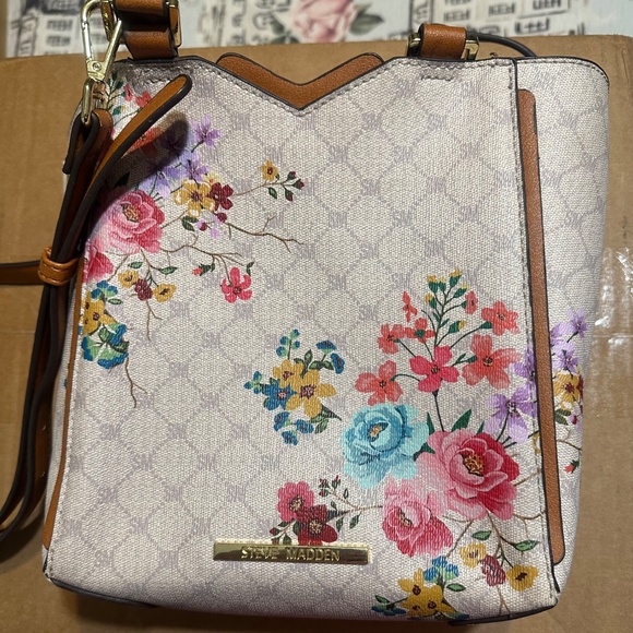 Purse - Picture 2 of 4
